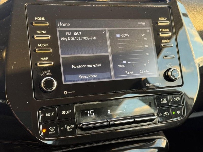 Used 2022 Toyota Prius image 18