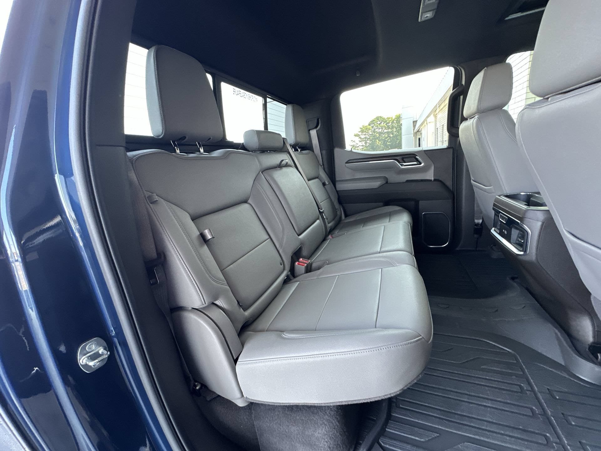 Certified 2023 GMC Sierra 1500 SLT w/ SLT Premium Package AWD/4WD image 27