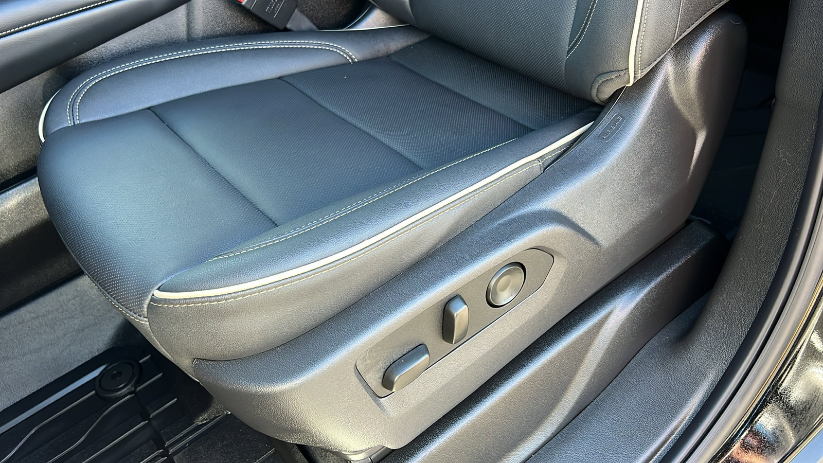 New 2026 Chevrolet Suburban Premier w/ Sun And Tow Package image 22