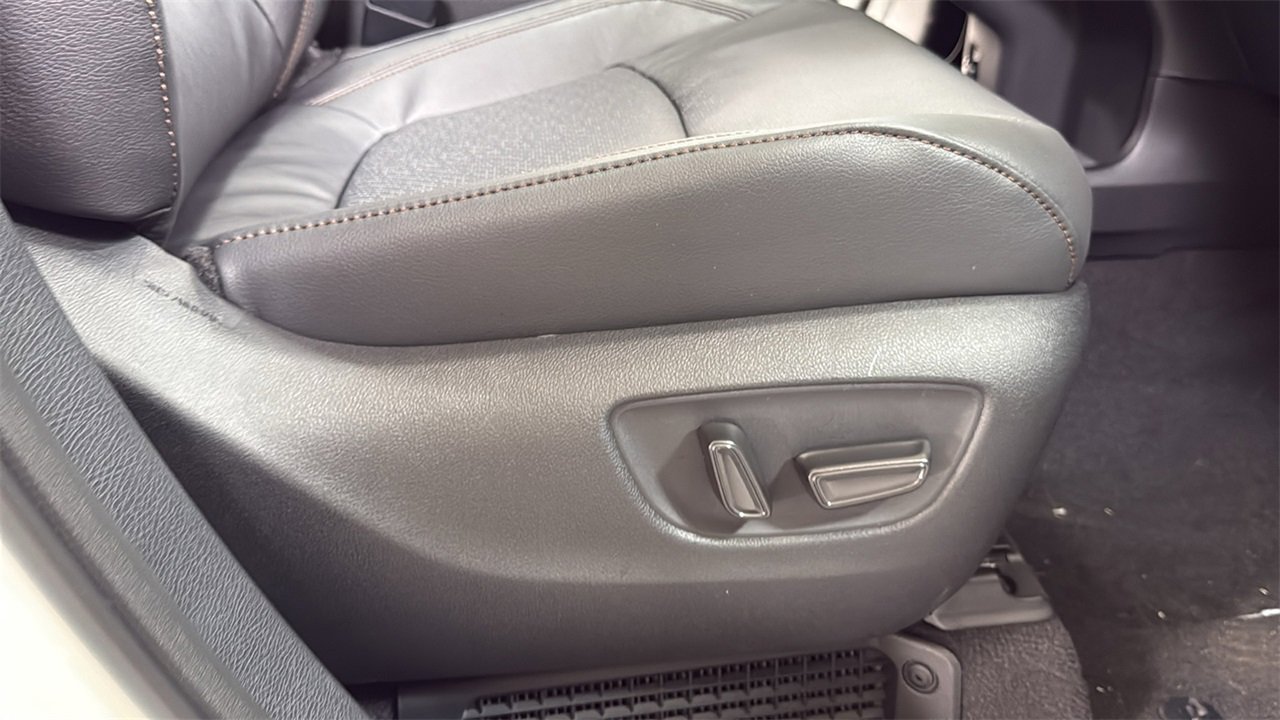 New 2026 Toyota Sienna Platinum image 21
