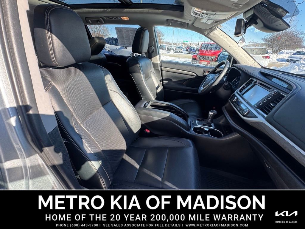 Used 2019 Toyota Highlander Limited Platinum image 34