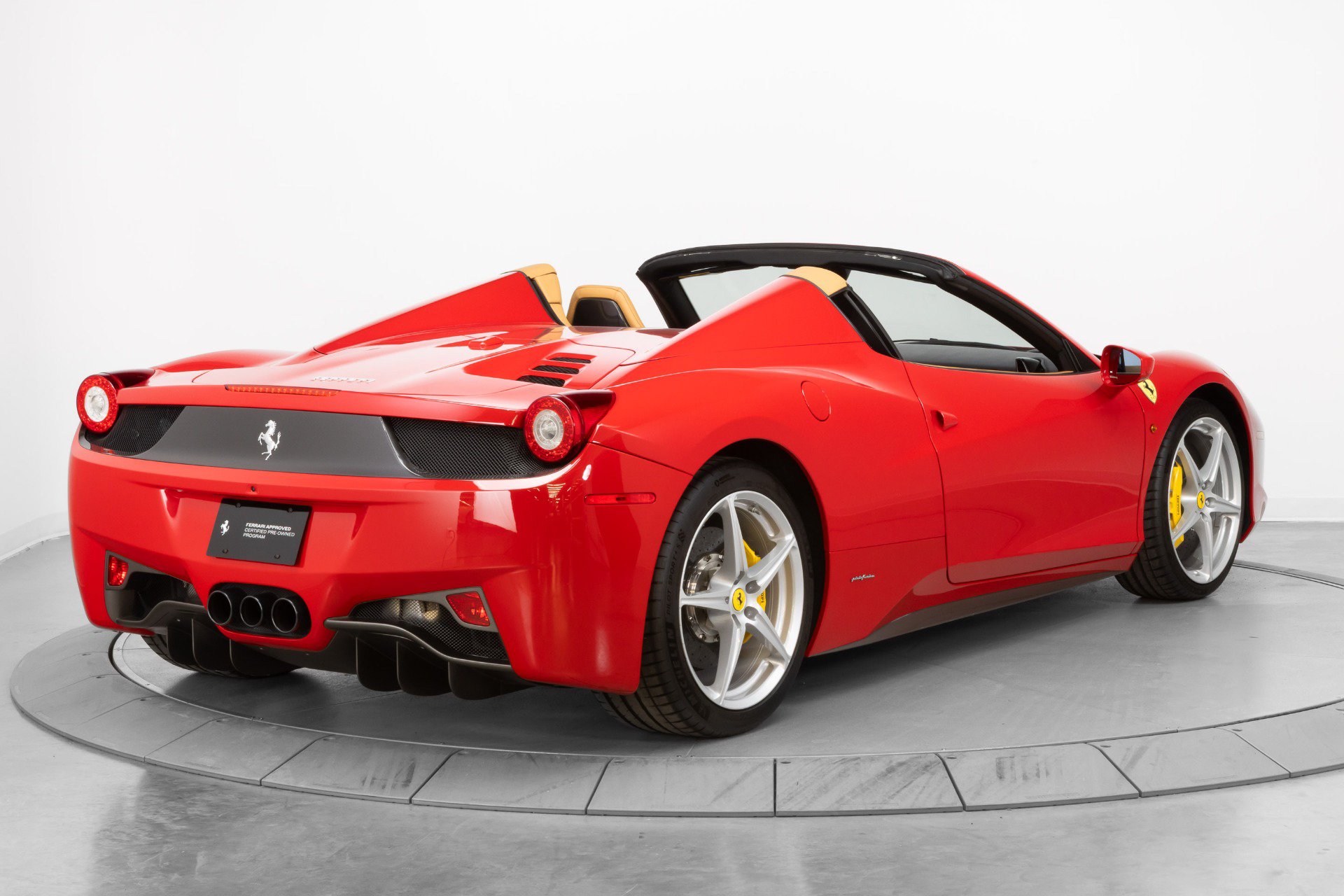 Certified 2014 Ferrari 458 Spider RWD image 8