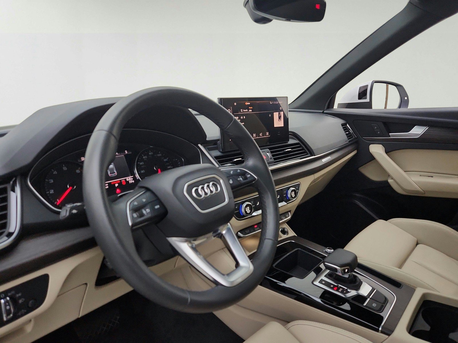 Used 2023 Audi Q5 2.0T Premium w/ Convenience Package AWD/4WD image 16
