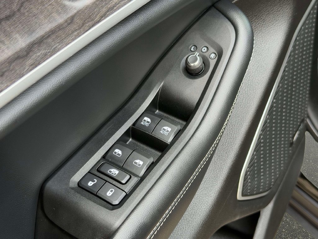 Used 2022 Jeep Grand Cherokee Limited AWD/4WD image 13