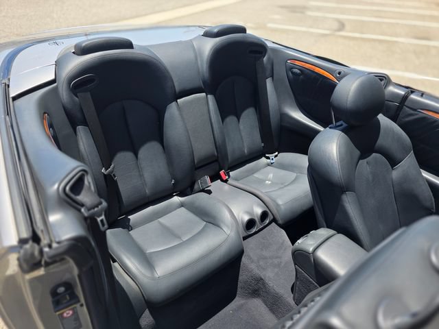 Used 2005 Mercedes-Benz CLK 320 Cabriolet image 24