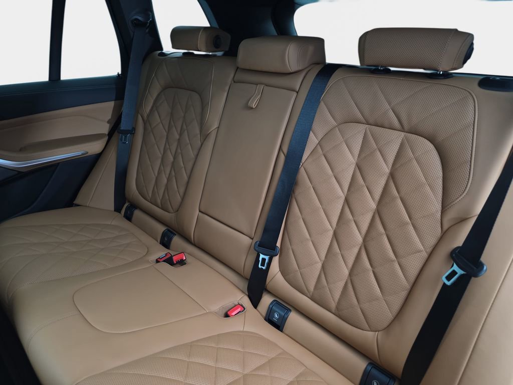 New 2026 BMW X5 xDrive40i w/ M Sport Package image 14