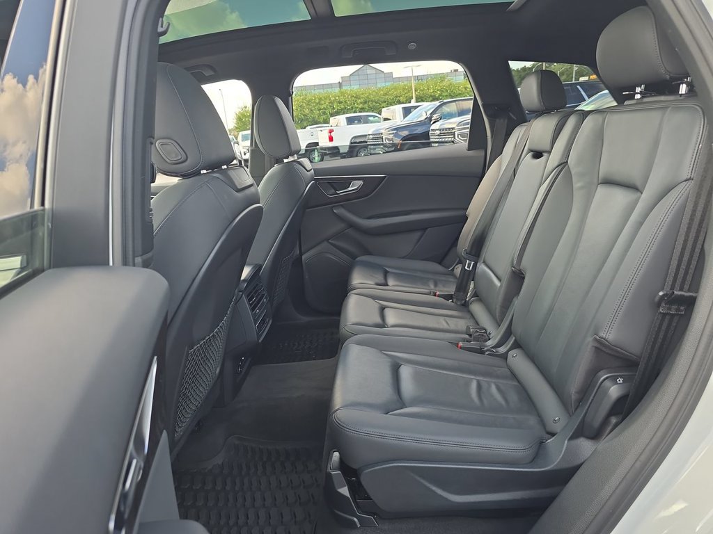 Used 2021 Audi Q7 3.0T Premium AWD/4WD image 32