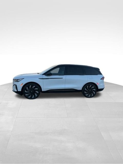 Used 2024 Lincoln Nautilus Reserve w/ Equipment Group 202A image 3