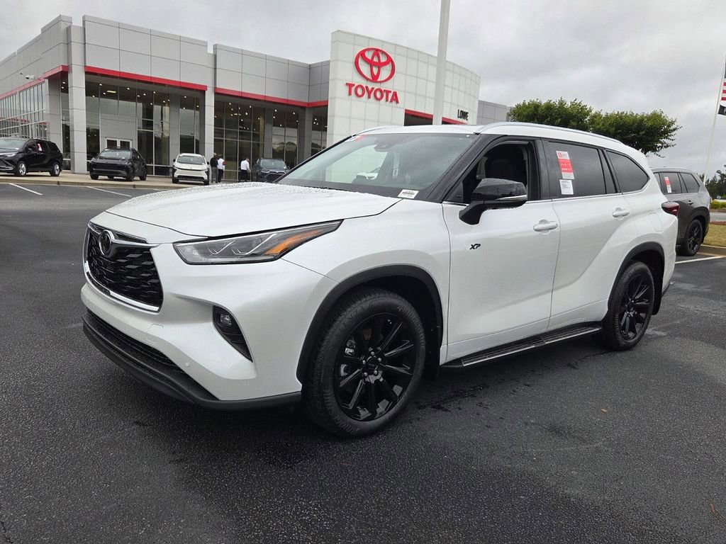 New 2026 Toyota Highlander Limited AWD/4WD image 3