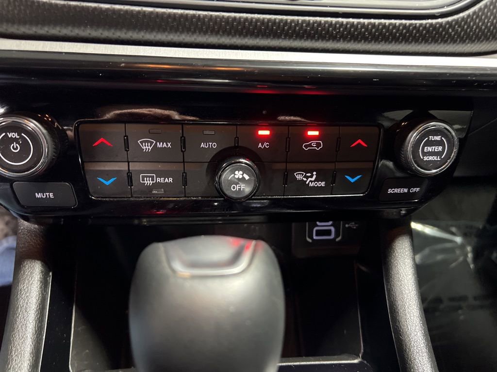 Used 2025 Jeep Compass Trailhawk image 29