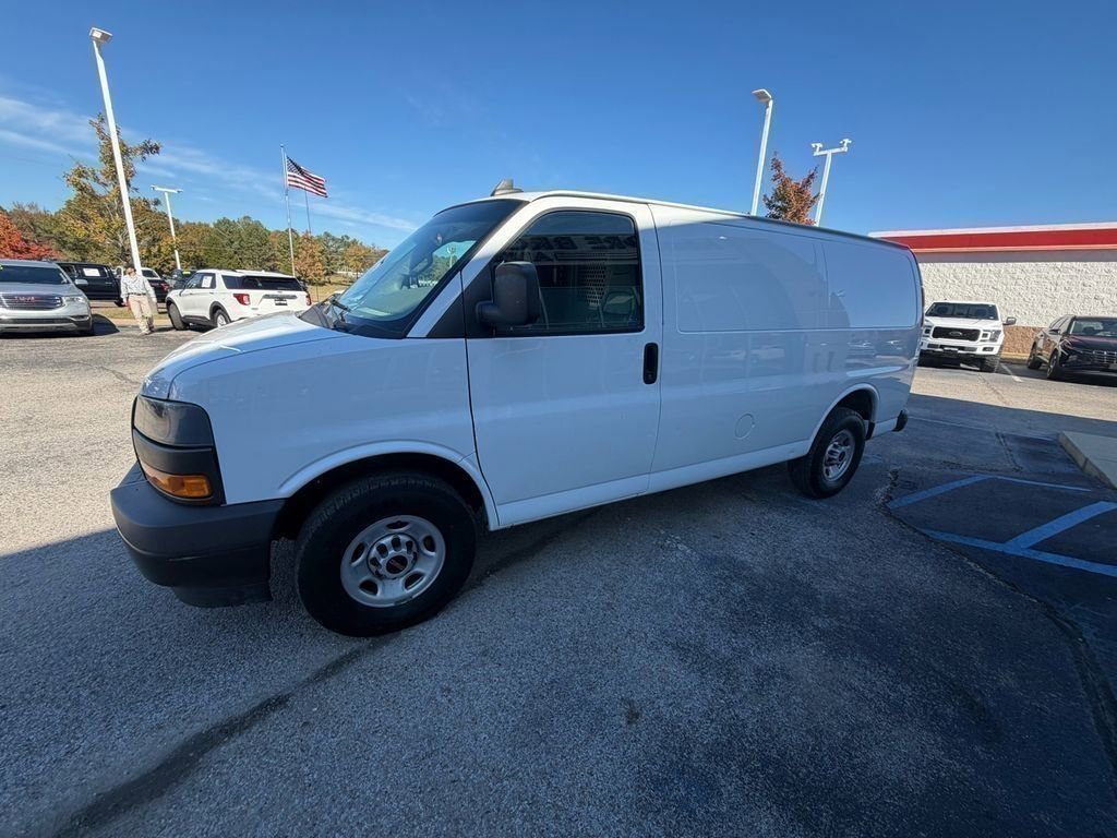 Used 2021 GMC Savana 2500 w/ Driver Convenience Package image 5