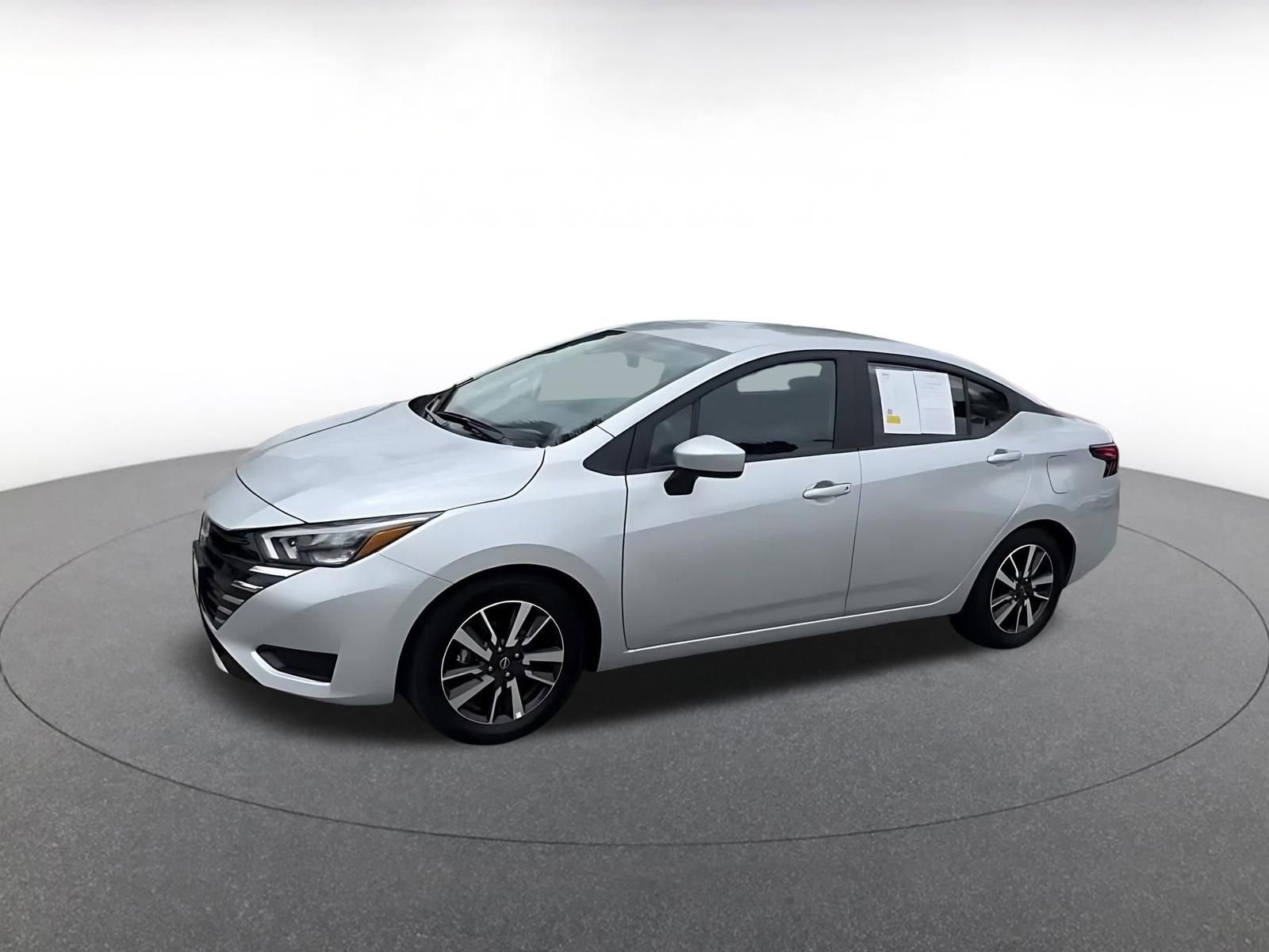 Used 2025 Nissan Versa SV FWD image 8