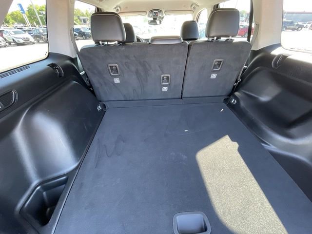 Used 2023 Jeep Grand Cherokee Limited w/ Black Appearance Package RWD image 33
