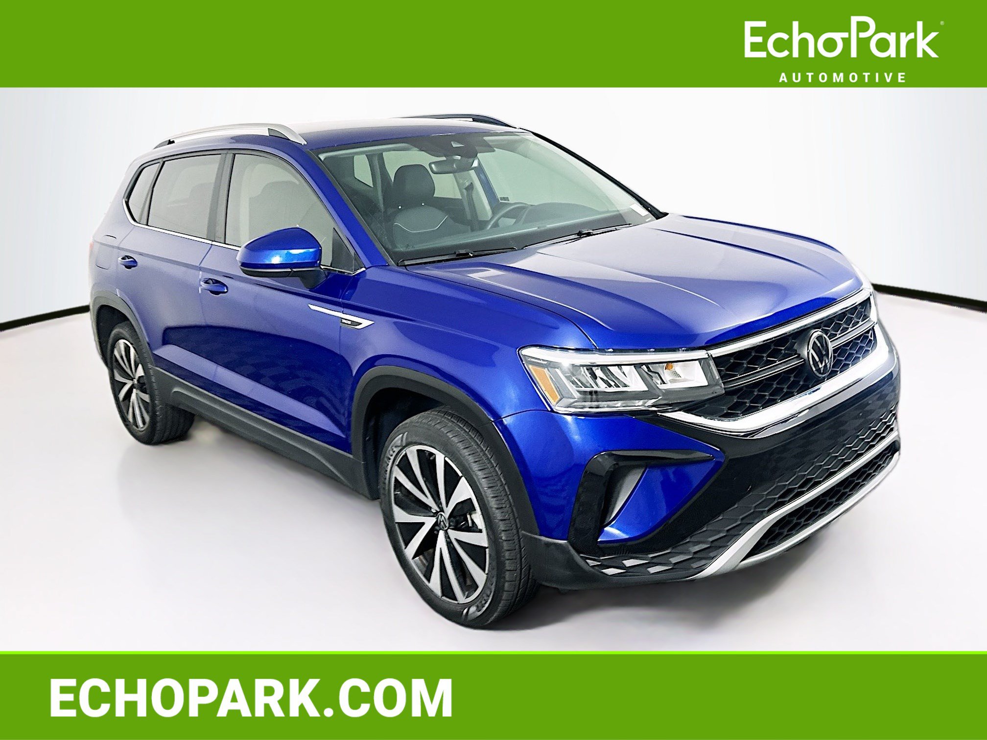 Used 2023 Volkswagen Taos SE FWD image 1