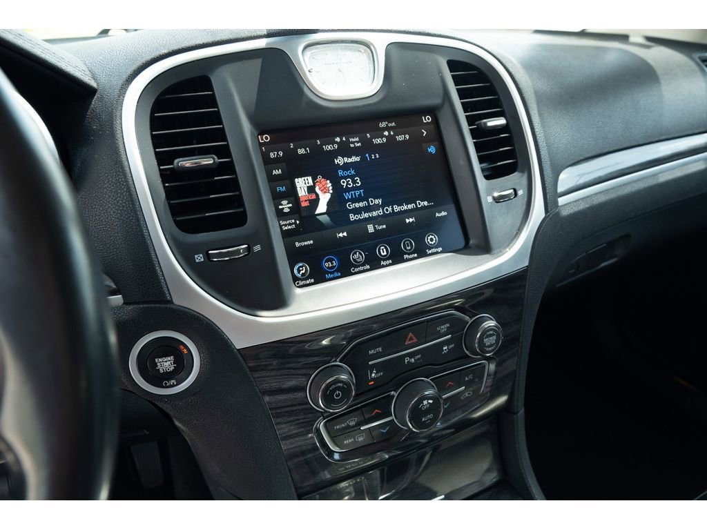 Used 2022 Chrysler 300 Touring L w/ Safetytec Plus Group image 22