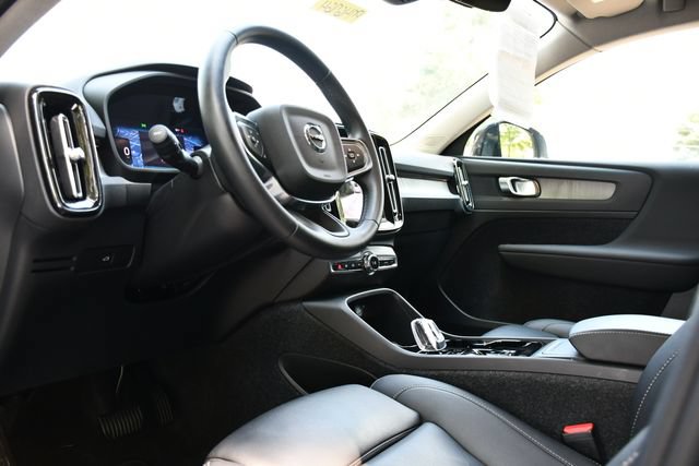 Certified 2026 Volvo XC40 B5 Plus AWD/4WD image 13