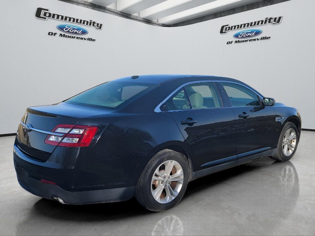Used 2018 Ford Taurus SE image 9