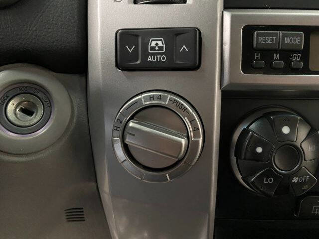 Used 2005 Toyota 4Runner SR5 image 26