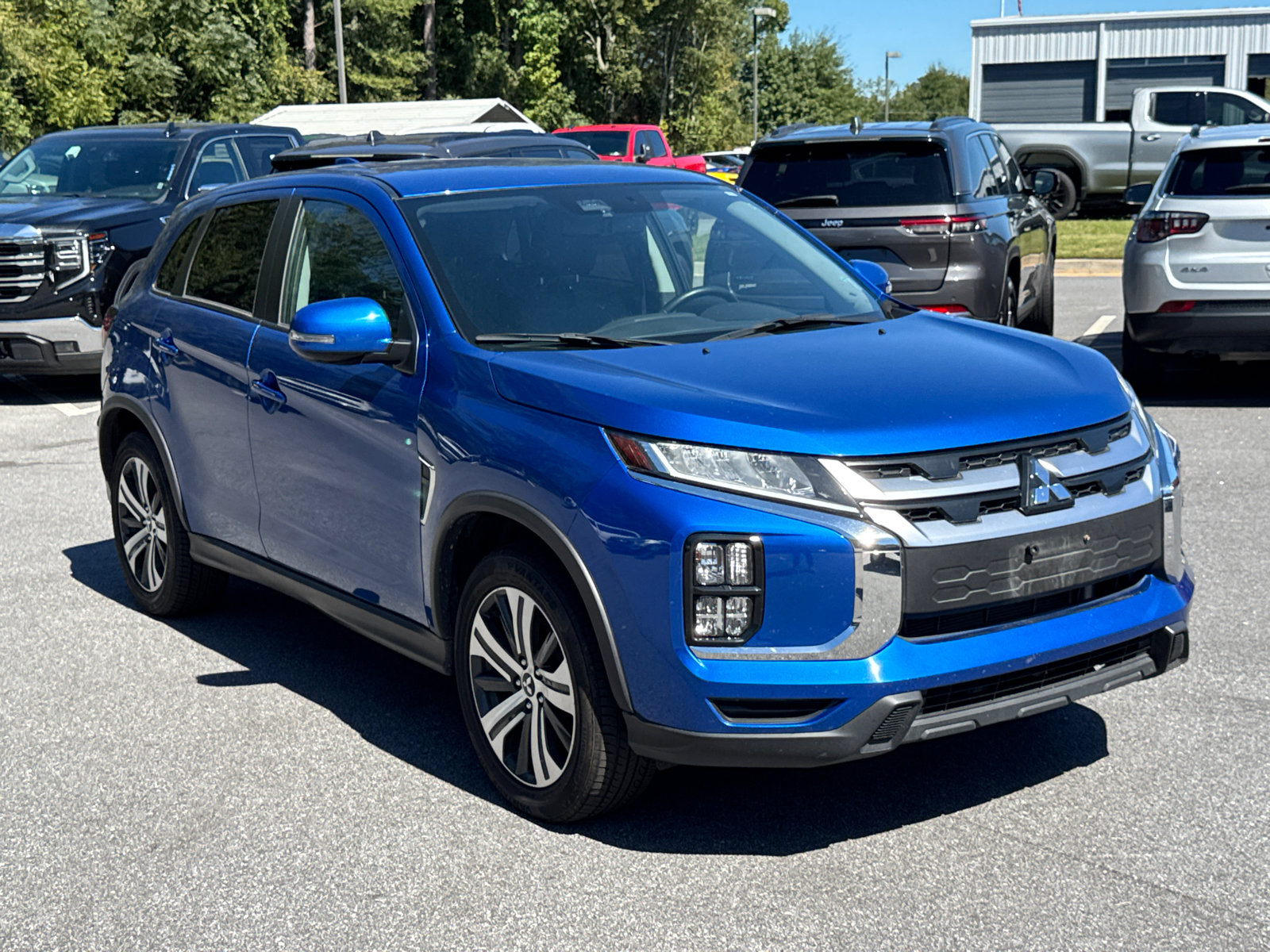 Used 2024 Mitsubishi Outlander Sport SE AWD/4WD image 3