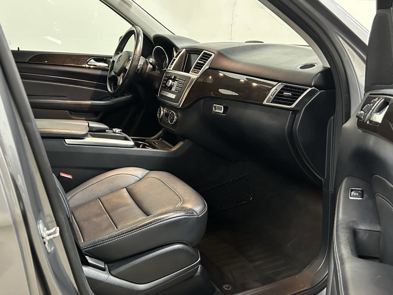 Used 2015 Mercedes-Benz ML 250 BlueTEC 4MATIC w/ Premium 1 Package image 22