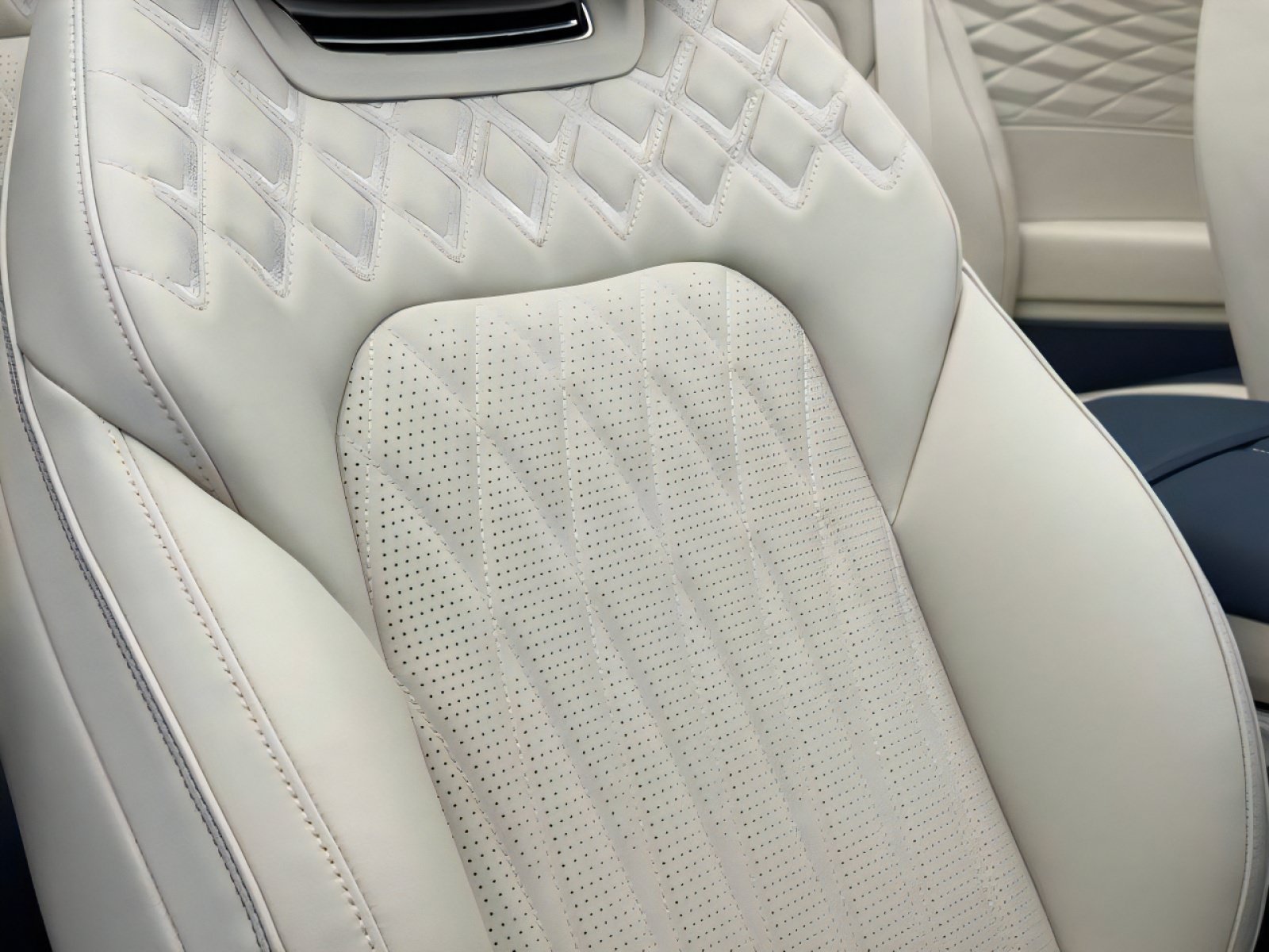 New 2026 Bentley Continental GT Azure AWD/4WD image 39