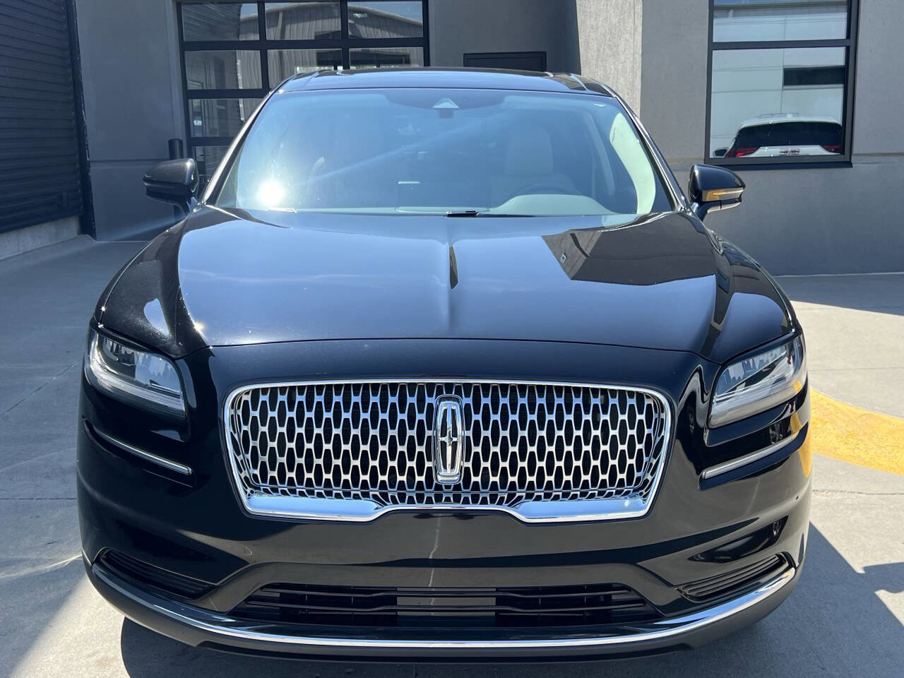 Used 2022 Lincoln Nautilus Reserve image 4