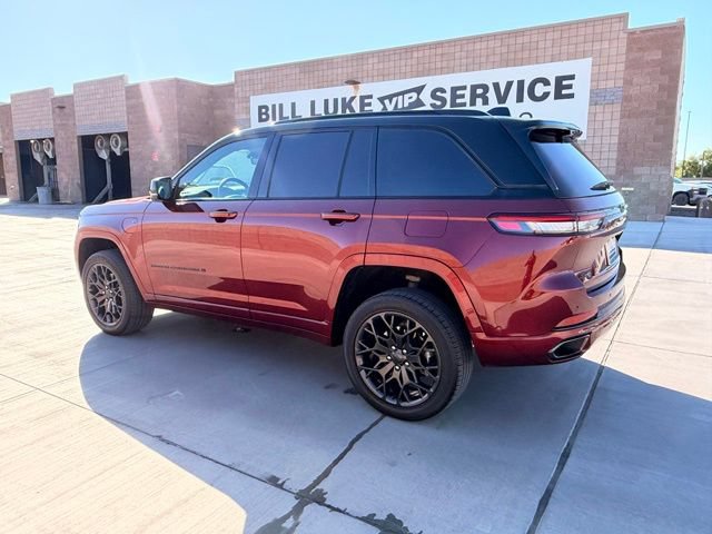 Used 2023 Jeep Grand Cherokee Summit AWD/4WD image 8