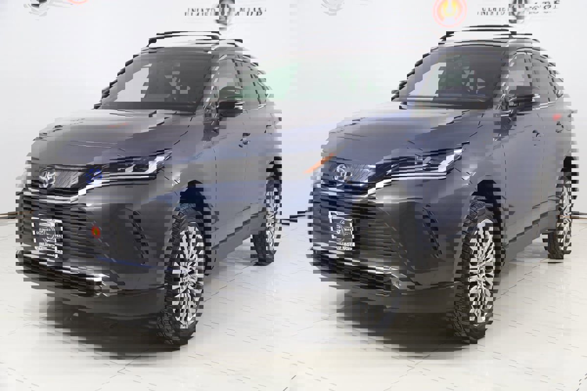 Used 2023 Toyota Venza XLE image 5