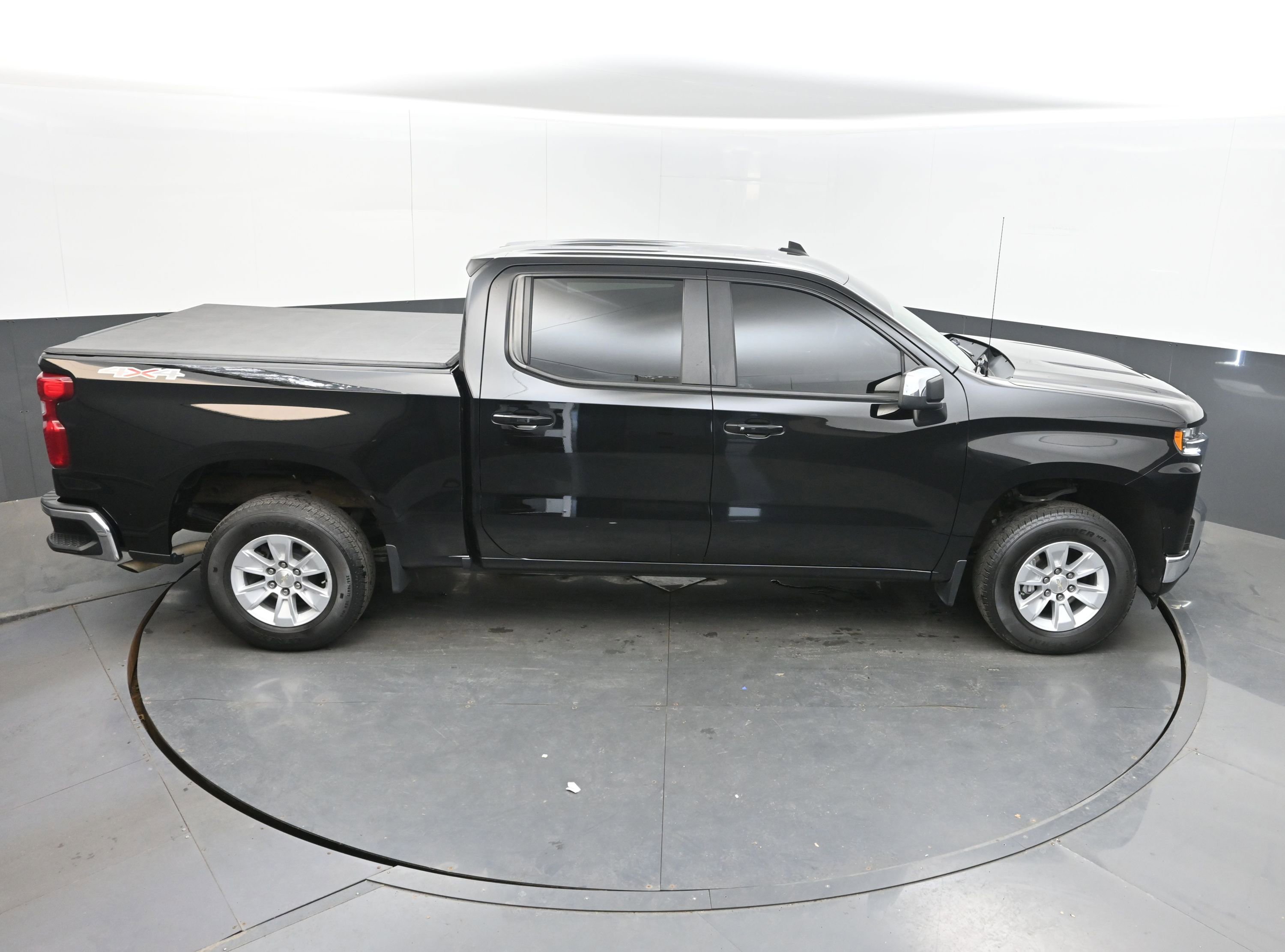 Used 2022 Chevrolet Silverado 1500 LT AWD/4WD image 35