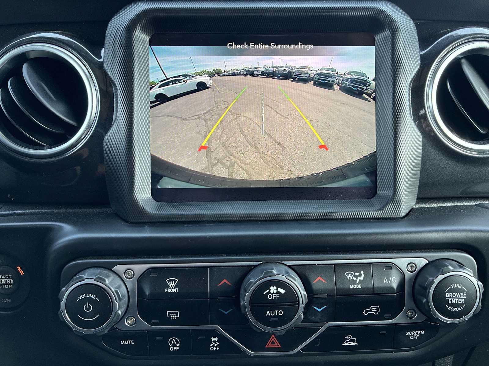 Used 2021 Jeep Wrangler Unlimited Sahara AWD/4WD image 23