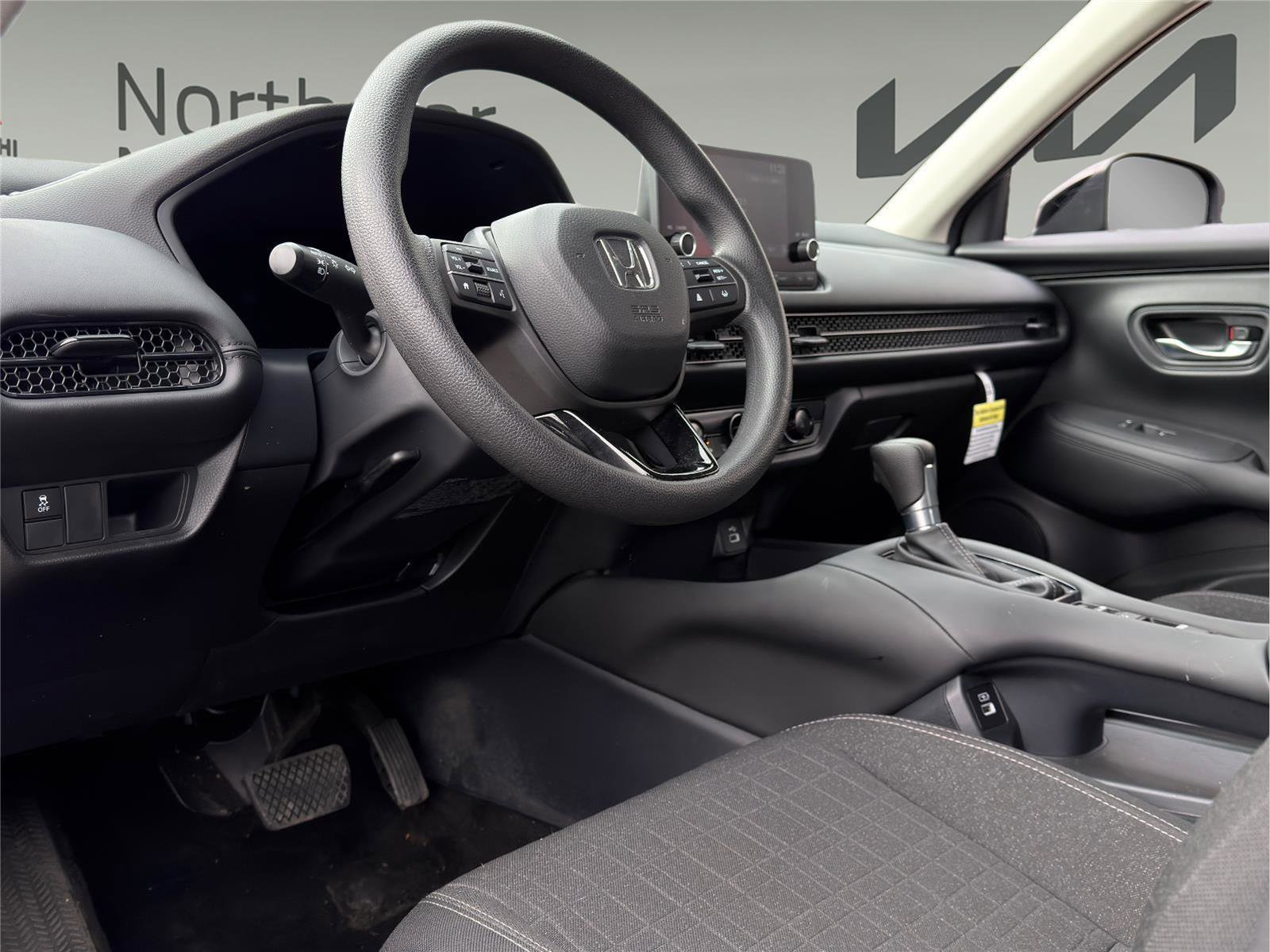 Used 2023 Honda HR-V LX image 9