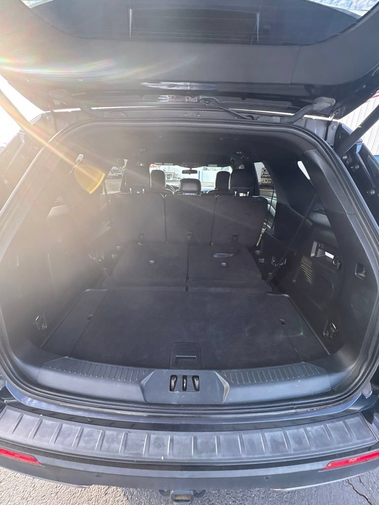 Used 2020 Ford Explorer XLT w/ Equipment Group 202A RWD image 15
