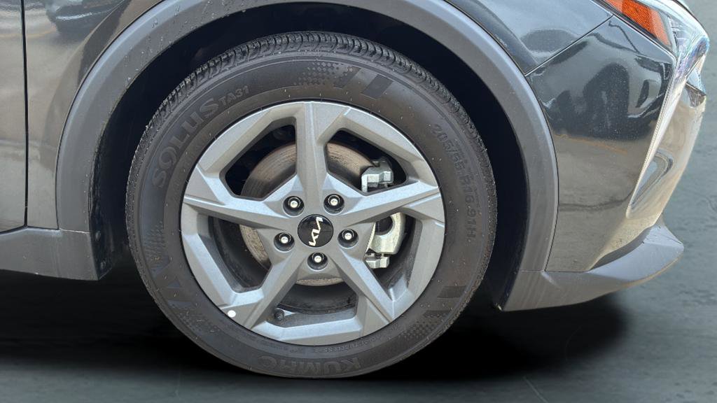 Certified 2025 Kia K4 image 30