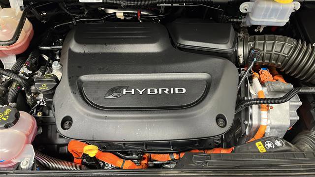 Used 2023 Chrysler Pacifica Touring-L w/ S Appearance Package FWD image 25