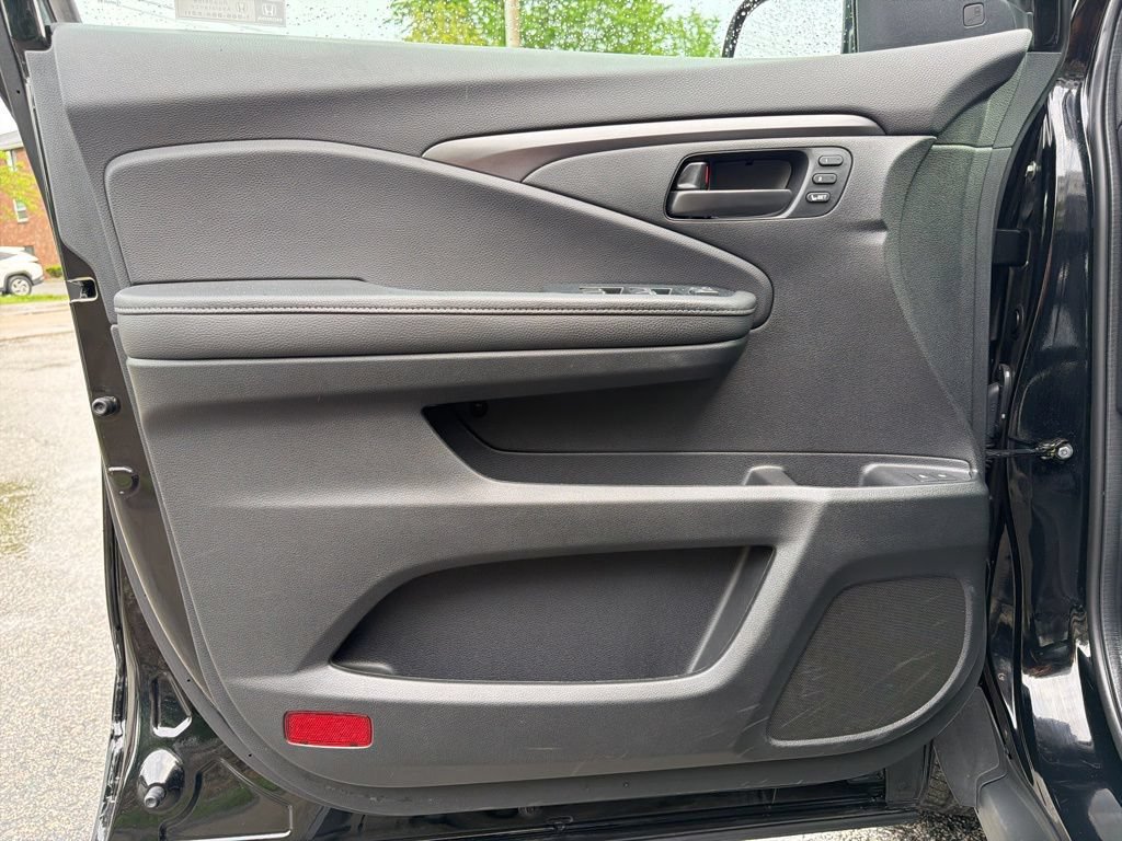 Used 2023 Honda Passport EX-L image 13