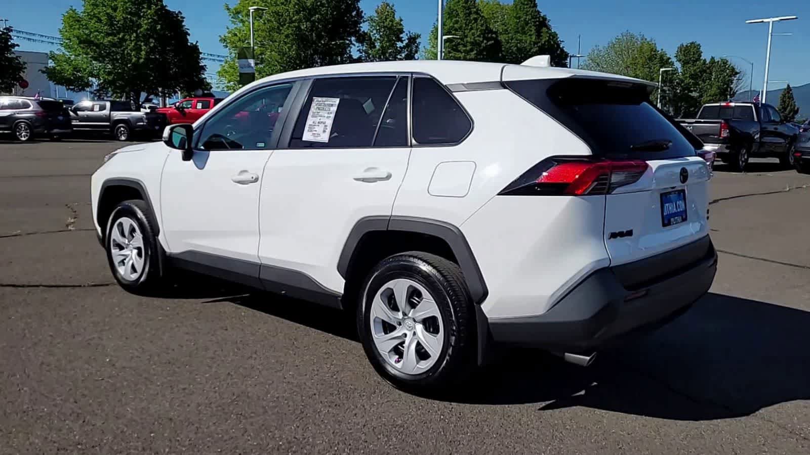 Used 2025 Toyota RAV4 LE AWD/4WD image 6