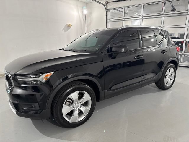 Used 2022 Volvo XC40 T5 Momentum AWD/4WD image 4