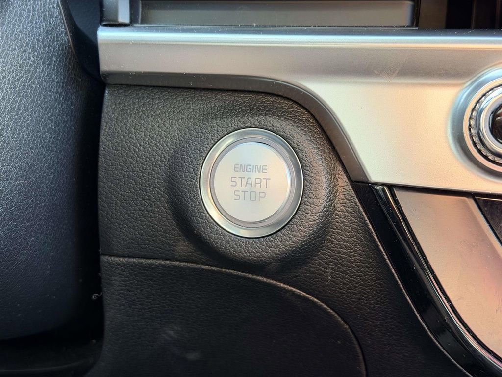 Used 2025 Kia Telluride S image 8