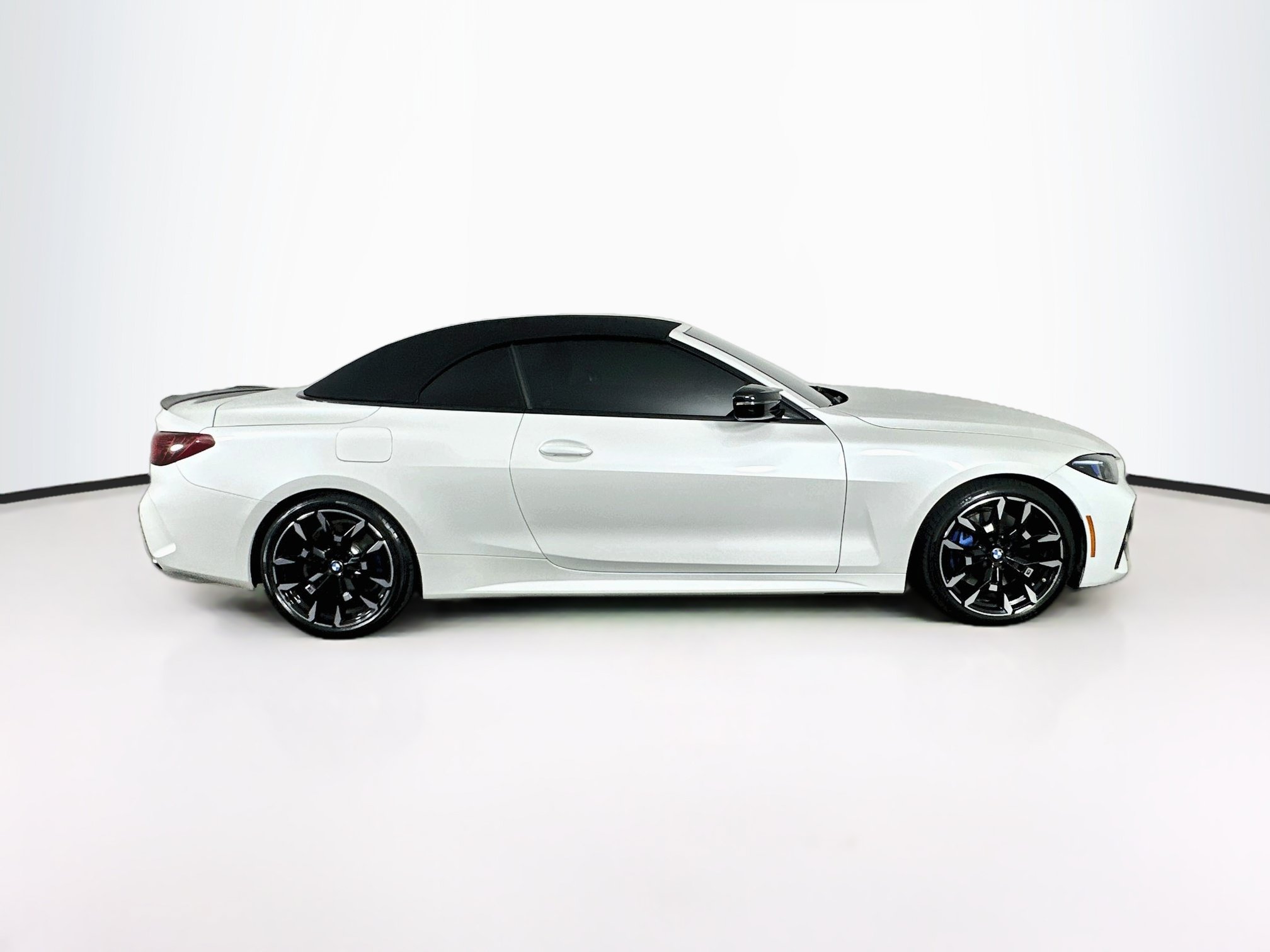 Used 2025 BMW M440i Convertible RWD image 10