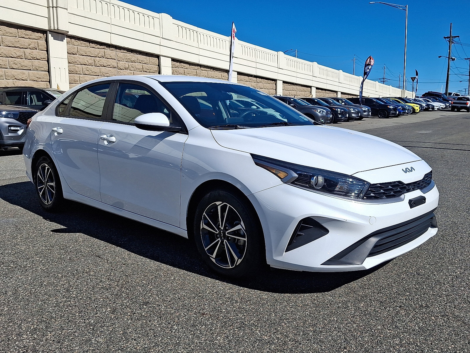 Certified 2023 Kia Forte LXS image 3