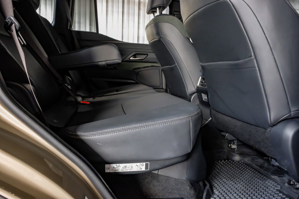 Used 2025 Lexus GX 550 image 34