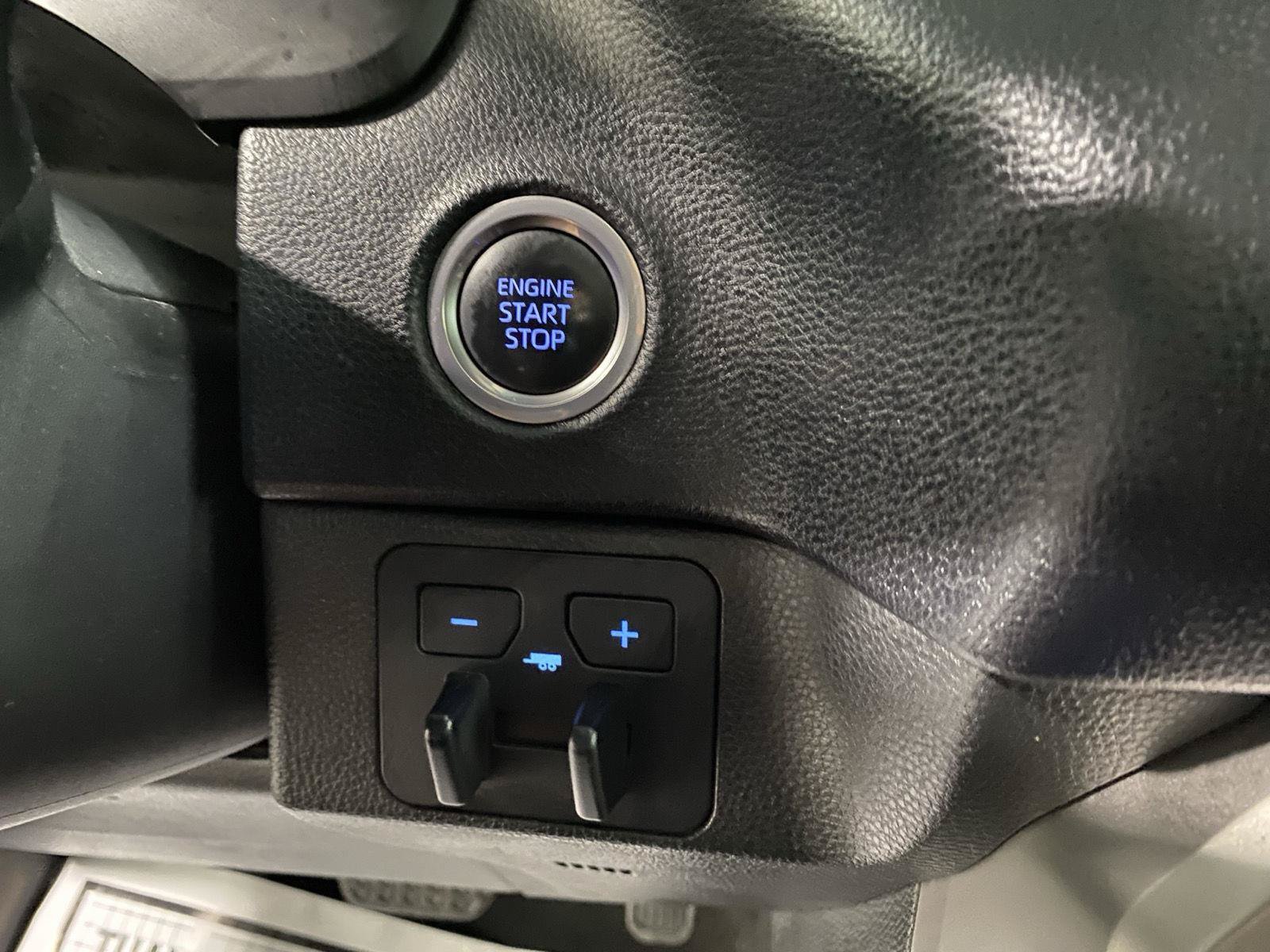 Used 2023 Toyota Tundra SR5 w/ SR5 Convenience Package AWD/4WD image 23