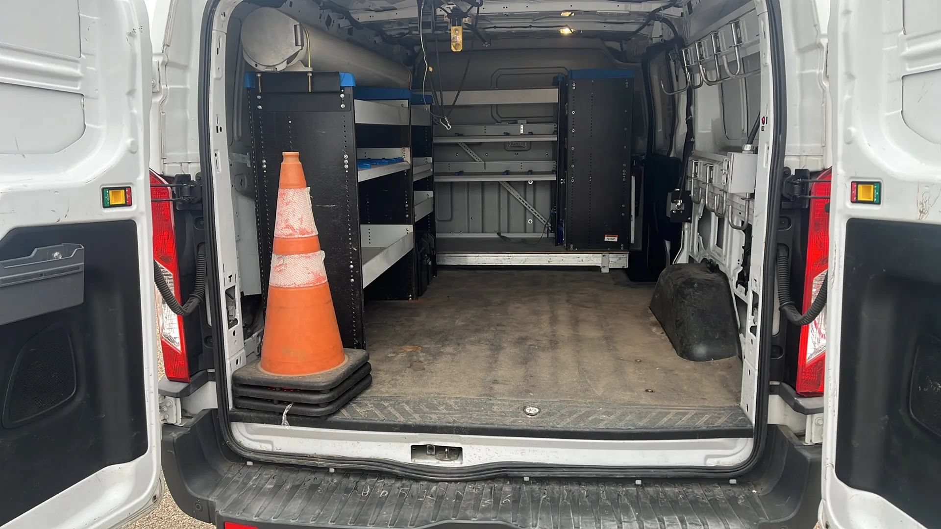 Used 2015 Ford Transit 250 130 Low Roof RWD image 16