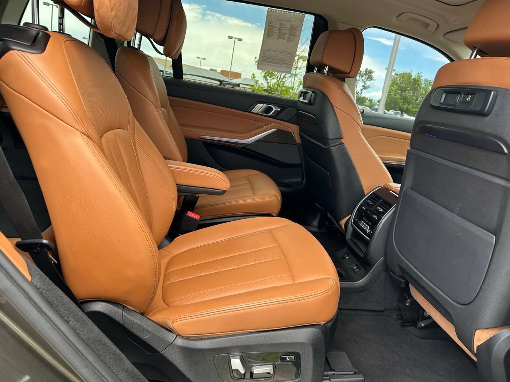 Used 2020 BMW X7 xDrive40i w/ Premium Package AWD/4WD image 30
