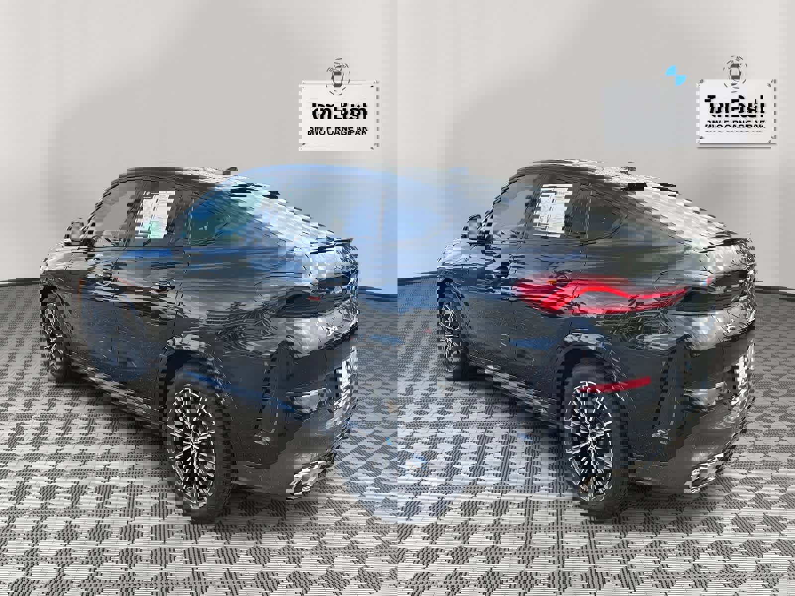 Certified 2025 BMW X6 xDrive40i image 5