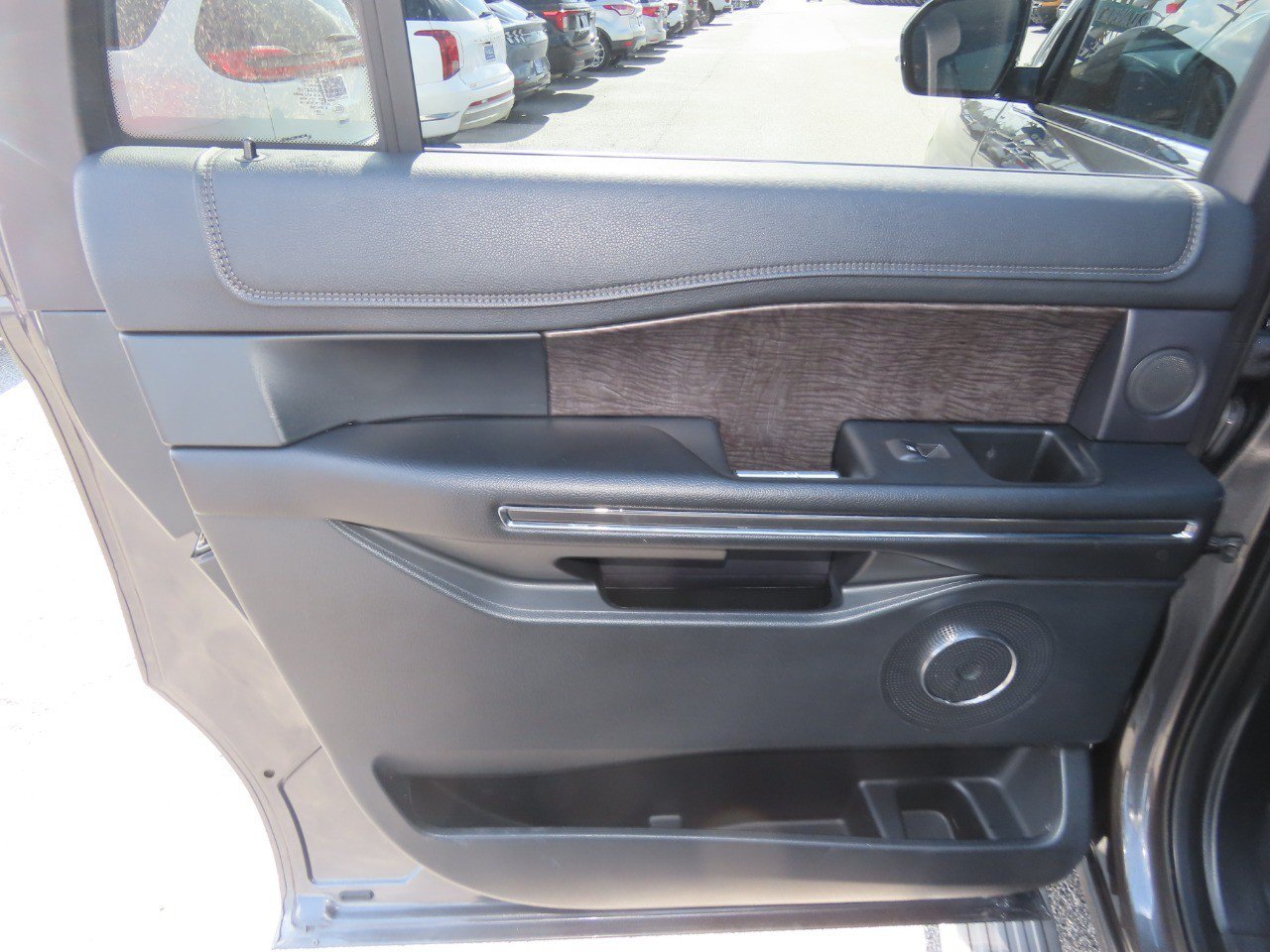 Used 2019 Ford Expedition Max Limited RWD image 20