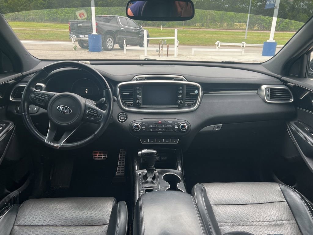 Used 2017 Kia Sorento SX image 11