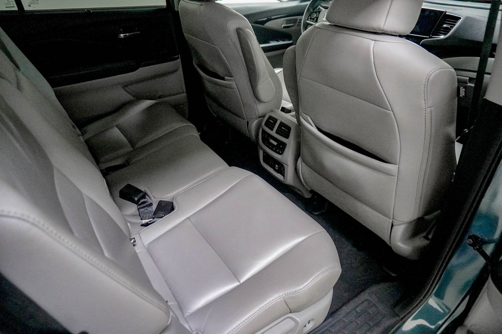 Used 2020 Honda Pilot Touring image 36