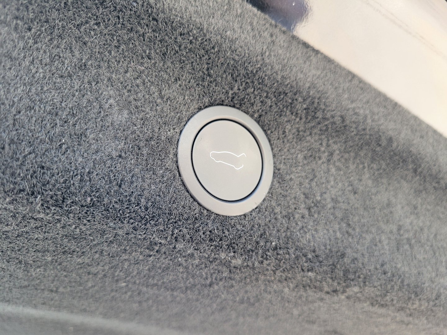 Used 2026 Tesla Model Y AWD image 9