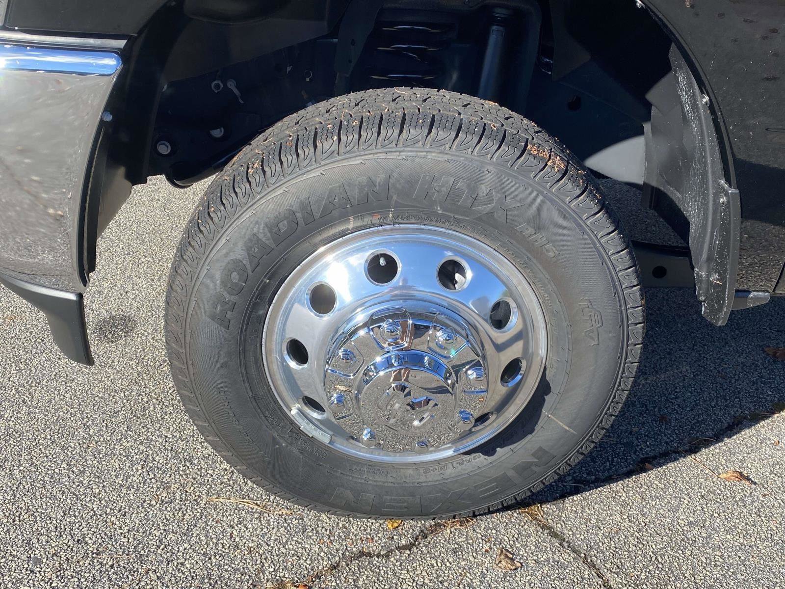 New 2026 RAM 3500 Laramie w/ Max Tow Package image 14